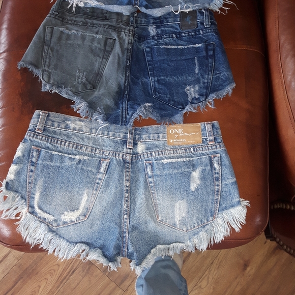 One Teaspoon Jean Shorts - Picture 5 of 7